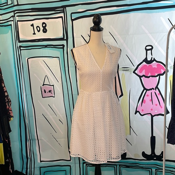 Sandro , sleeveless v neck , back zip closure new with tag - Picture 1 of 6